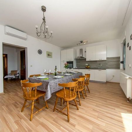 Apartments L&L ดูกีรัท ภายนอก รูปภาพ