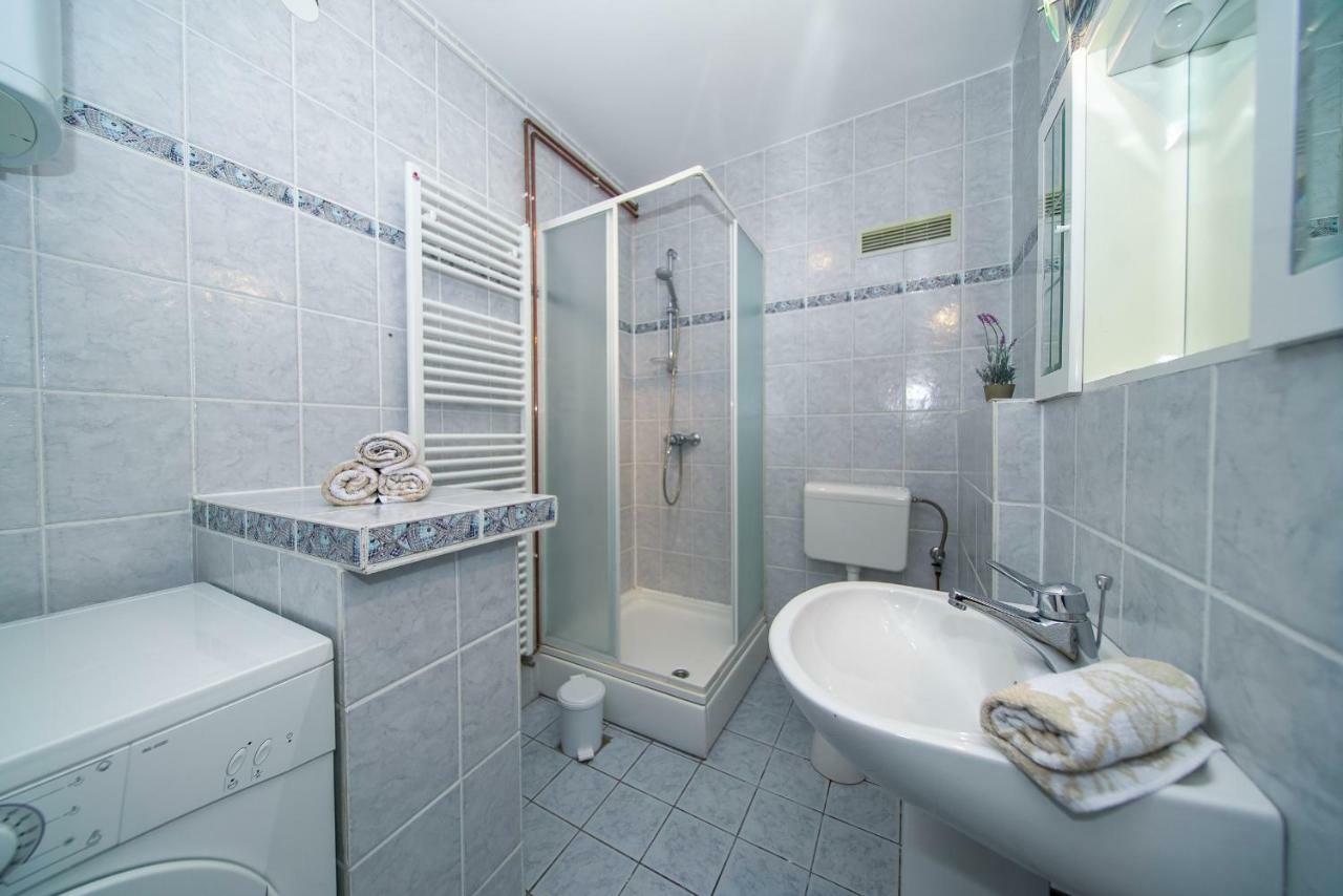 Apartments L&L ดูกีรัท ภายนอก รูปภาพ