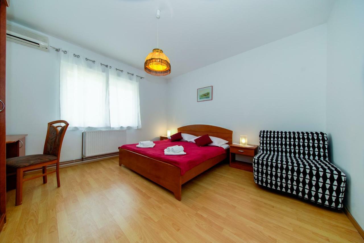 Apartments L&L ดูกีรัท ภายนอก รูปภาพ