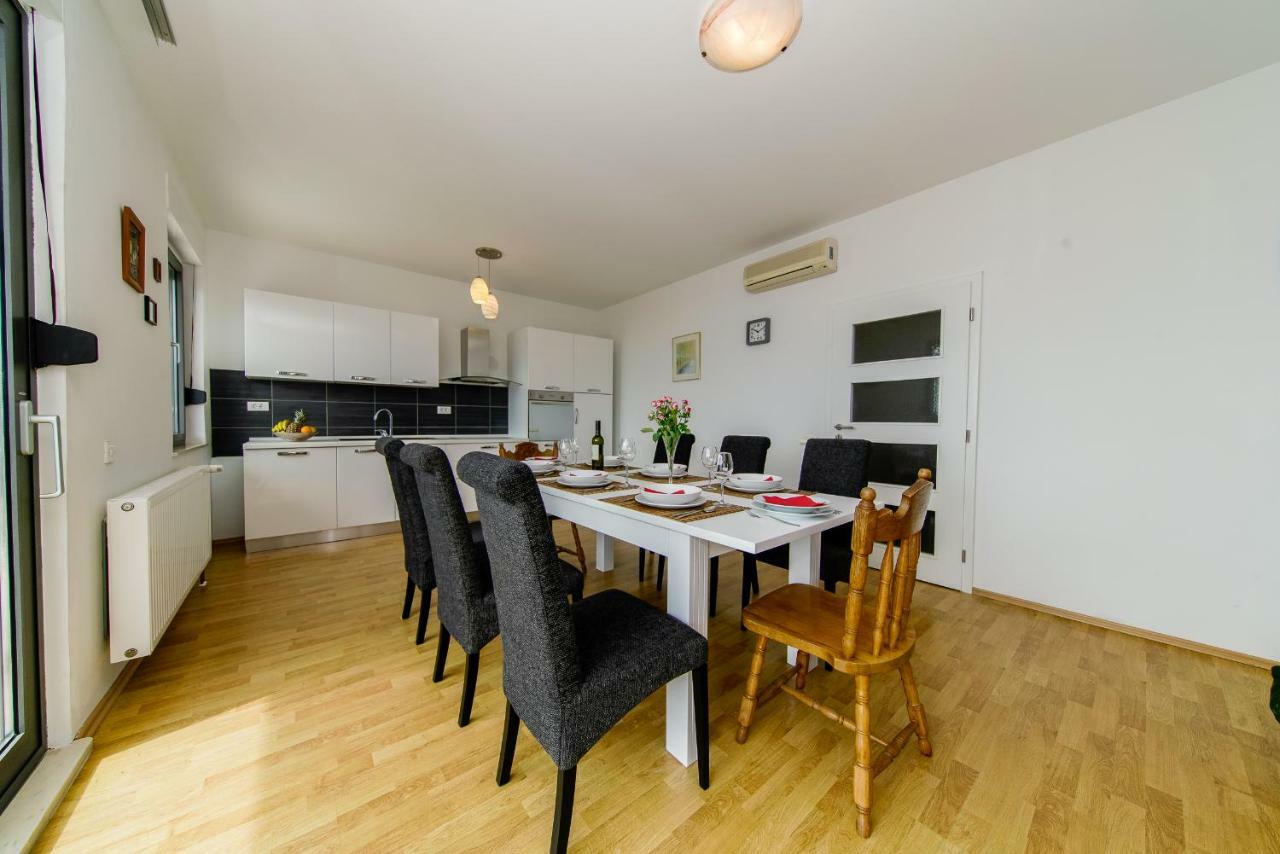 Apartments L&L ดูกีรัท ภายนอก รูปภาพ